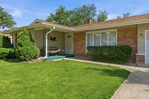 213 Edgeware Rd, Elk Grove Village, IL 60007 - Photo 3