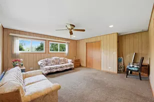213 Edgeware Rd, Elk Grove Village, IL 60007 - Photo 29