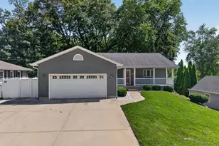 303 Hillside Ave, Ottawa, IL 61350 - Photo 3