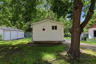 919 Sheridan Ave, Dixon, IL 61021 - Photo 17