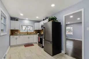 16454 Winchester Ave, Markham, IL 60428 - Photo 5