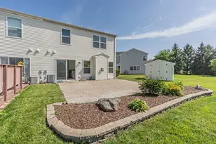 260 Wedgewood Cir, Lake in the Hills, IL 60156 - Photo 23