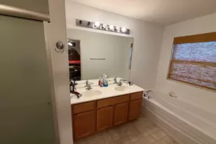 465 Metropolitan St, Aurora, IL 60502 - Photo 11
