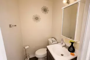 1037 Glenn Dr, North Chicago, IL 60064 - Photo 13