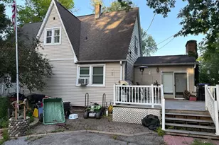 922 Valley Ave, McHenry, IL 60051 - Photo 1
