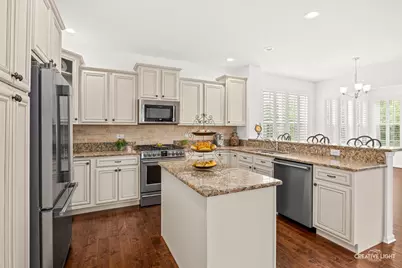 3923 Chesapeake Lane, Naperville, IL 60564 - Photo 9