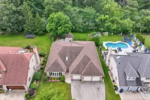 142 Elizabeth Ct, Wood Dale, IL 60191 - Photo 3