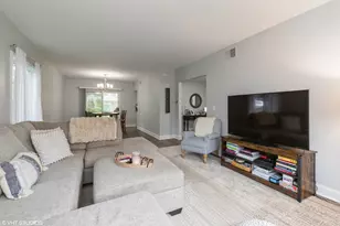 1406 Ruidoso Ct, Libertyville, IL 60048 - Photo 5