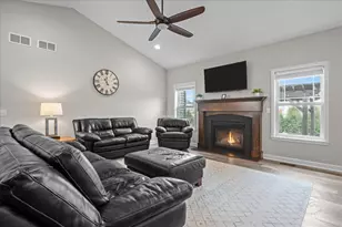 1909 Constitution St, Sycamore, IL 60178 - Photo 5