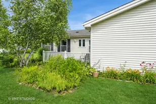 1016 Castleton Ct, Grayslake, IL 60030 - Photo 11
