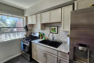 1953 Illinois St, Des Plaines, IL 60018 - Photo 11