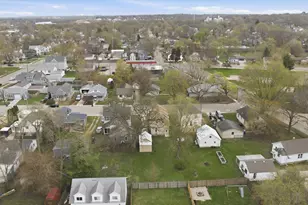 323 Douglas Ave, Dixon, IL 61021 - Photo 17