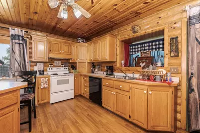 403 W Owsley Street, Chenoa, IL 61726 - Photo 5