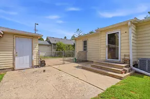 1219 Gates St, Aurora, IL 60505 - Photo 15