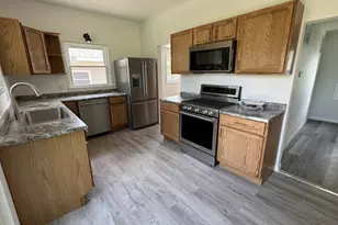 101 N Vermillion St, Troy Grove, IL 61372 - Photo 5