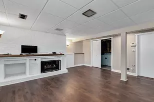 5735 Virginia Ave, Clarendon Hills, IL 60514 - Photo 13