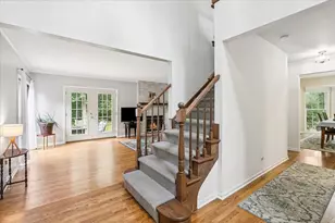 213 Ascot Ct, Lake Bluff, IL 60044 - Photo 3