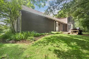 213 Ascot Ct, Lake Bluff, IL 60044 - Photo 29