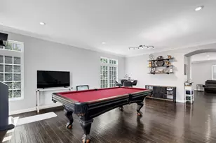 332 Castle Cir, Carol Stream, IL 60188 - Photo 5
