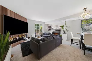 1749 Eastwood Ct, Schaumburg, IL 60195 - Photo 7