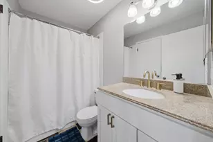 1749 Eastwood Ct, Schaumburg, IL 60195 - Photo 19
