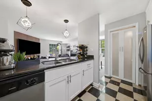 1749 Eastwood Ct, Schaumburg, IL 60195 - Photo 13