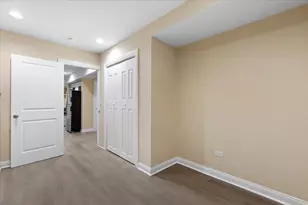1635 N Ashland Ave, Chicago, IL 60622 - Photo 9