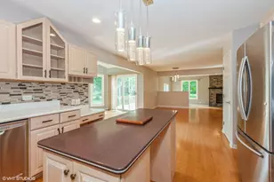 954 Black Walnut Dr, Sugar Grove, IL 60554 - Photo 9