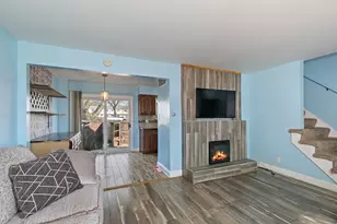 426 Greentree Ln, Bolingbrook, IL 60440 - Photo 5