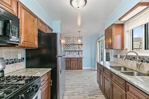 426 Greentree Ln, Bolingbrook, IL 60440 - Photo 11