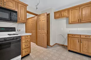 2607 Little Bluestem Rd, Morris, IL 60450 - Photo 25