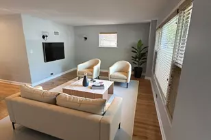 6320 N Kildare Ave, Chicago, IL 60646 - Photo 3