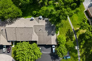 585 Edinburgh Ln, Prospect Heights, IL 60070 - Photo 33