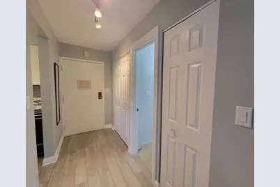 1505 E Central Road #312B, Arlington Heights, IL 60005 - Photo 9