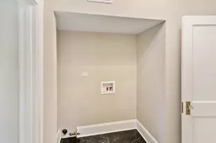 622 Sexton St, Aurora, IL 60505 - Photo 23