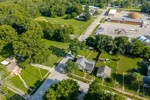 523 E Mitchell St, Salem, IL 62881 - Photo 37