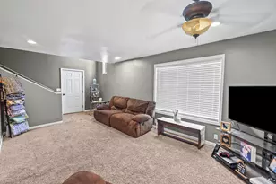 523 E Mitchell St, Salem, IL 62881 - Photo 13