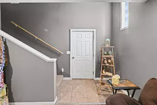523 E Mitchell St, Salem, IL 62881 - Photo 9