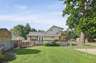 523 E Mitchell St, Salem, IL 62881 - Photo 5