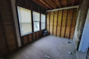 2302 W Addison St, Chicago, IL 60618 - Photo 9
