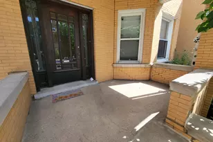 2302 W Addison St, Chicago, IL 60618 - Photo 27