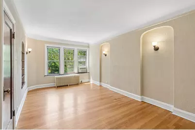 2018 W Greenleaf Avenue #1F, Chicago, IL 60645 - Photo 3