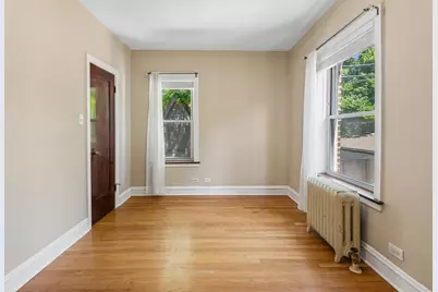 2018 W Greenleaf Avenue #1F, Chicago, IL 60645 - Photo 9