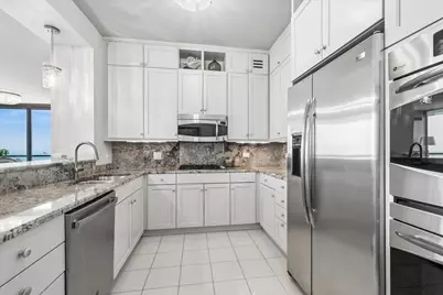 600 N Lake Shore Drive #2411, Chicago, IL 60611 - Photo 13
