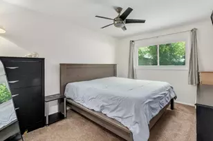 422 Walnut Dr, Streamwood, IL 60107 - Photo 13