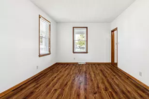 392 W Exchange St, Crete, IL 60417 - Photo 3