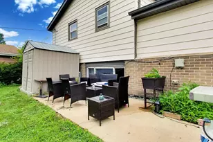 9007 W 92nd St, Hickory Hills, IL 60457 - Photo 33
