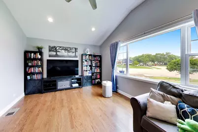 9007 W 92nd Street, Hickory Hills, IL 60457 - Photo 11