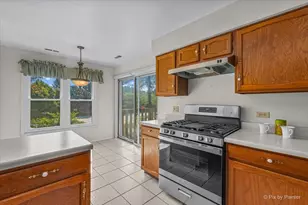 1405 Sutton Ct, Vernon Hills, IL 60061 - Photo 11