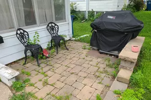 513 Crawford Ave, Dixon, IL 61021 - Photo 3